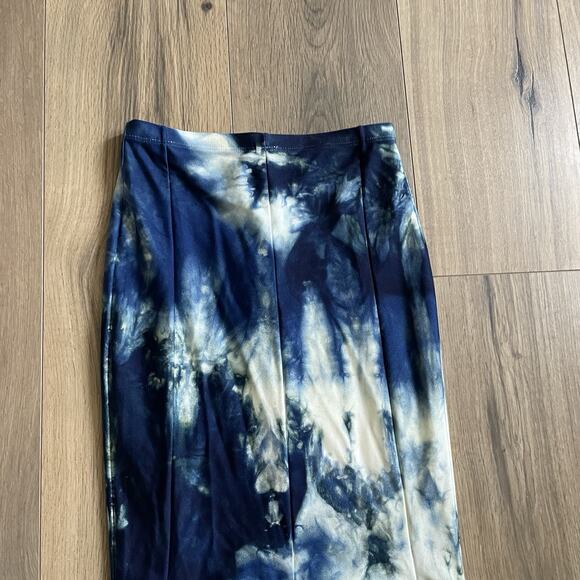 NEW ENTREAGUAS Wearable Small Art Tie Dye Mermaid Maxi Skirt Beach Slinky Knit - Picture 2 of 9